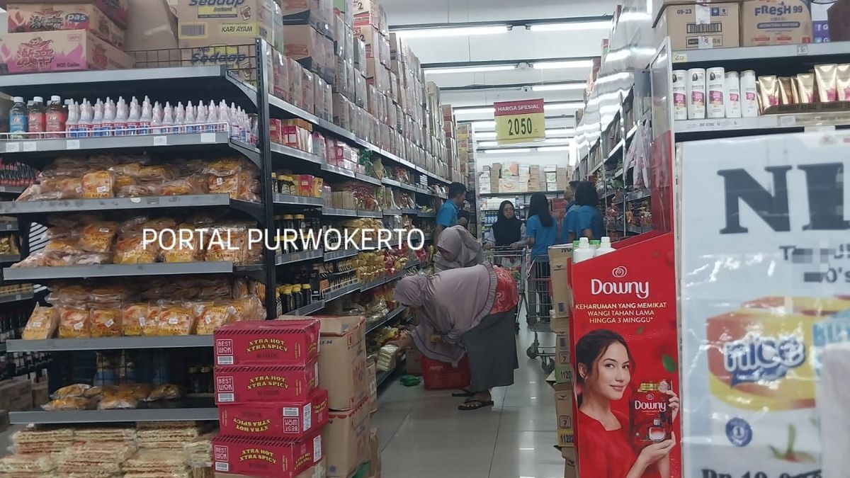 Toko Samsudin: Jantung Belanja yang Tak Pernah Lekang Api di Cilacap